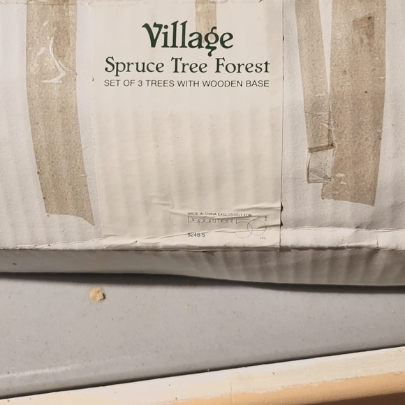 Dept. 56 "Spruce Tree Forest" Set of 3 w/Wooden Base. #5248-5 - Picture 3 of 5